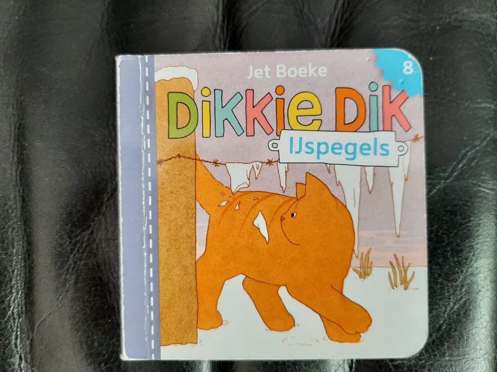 Dikkie Dik Boekje: IJspegels & De Sneeuwpoes, Ophalen of Verzenden, Zo goed als nieuw, Jet Boeke, 1 tot 2 jaar