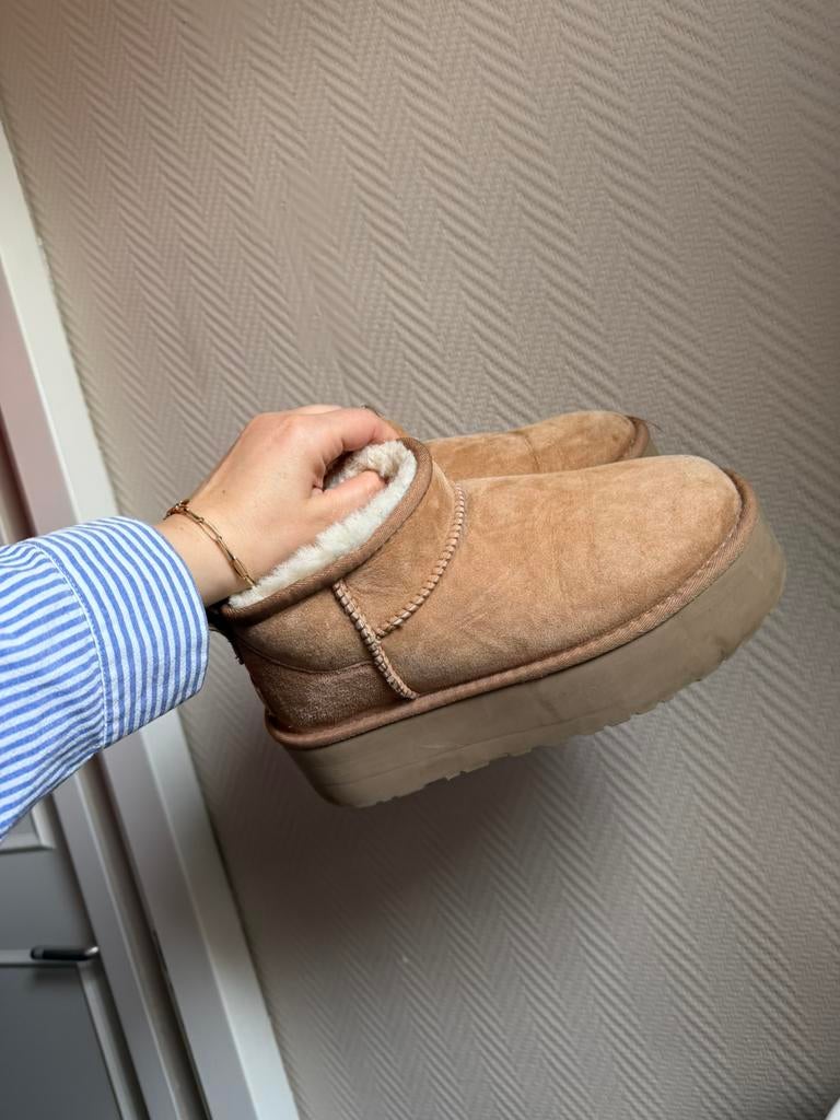 Ugg platform, Ophalen of Verzenden, Zo goed als nieuw, Bruin