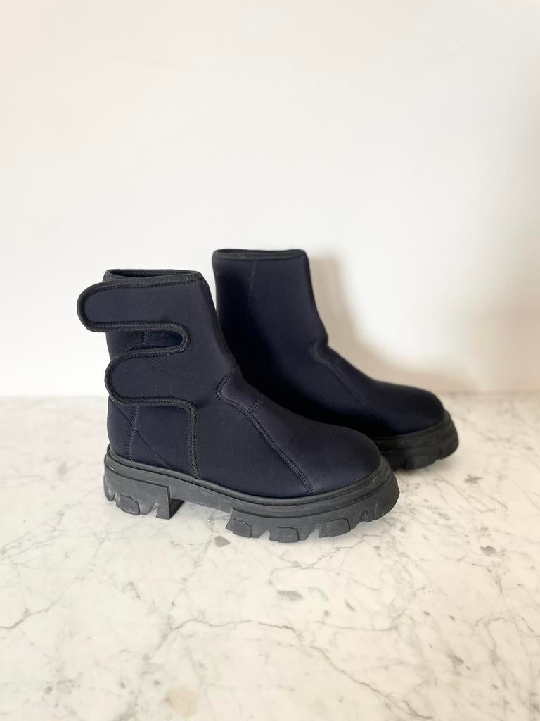 Gia Borghini scuba boots met platform zool | Mt 38 | np €500, Kleding | Dames, Schoenen, Gedragen, Lage of Enkellaarzen, Zwart