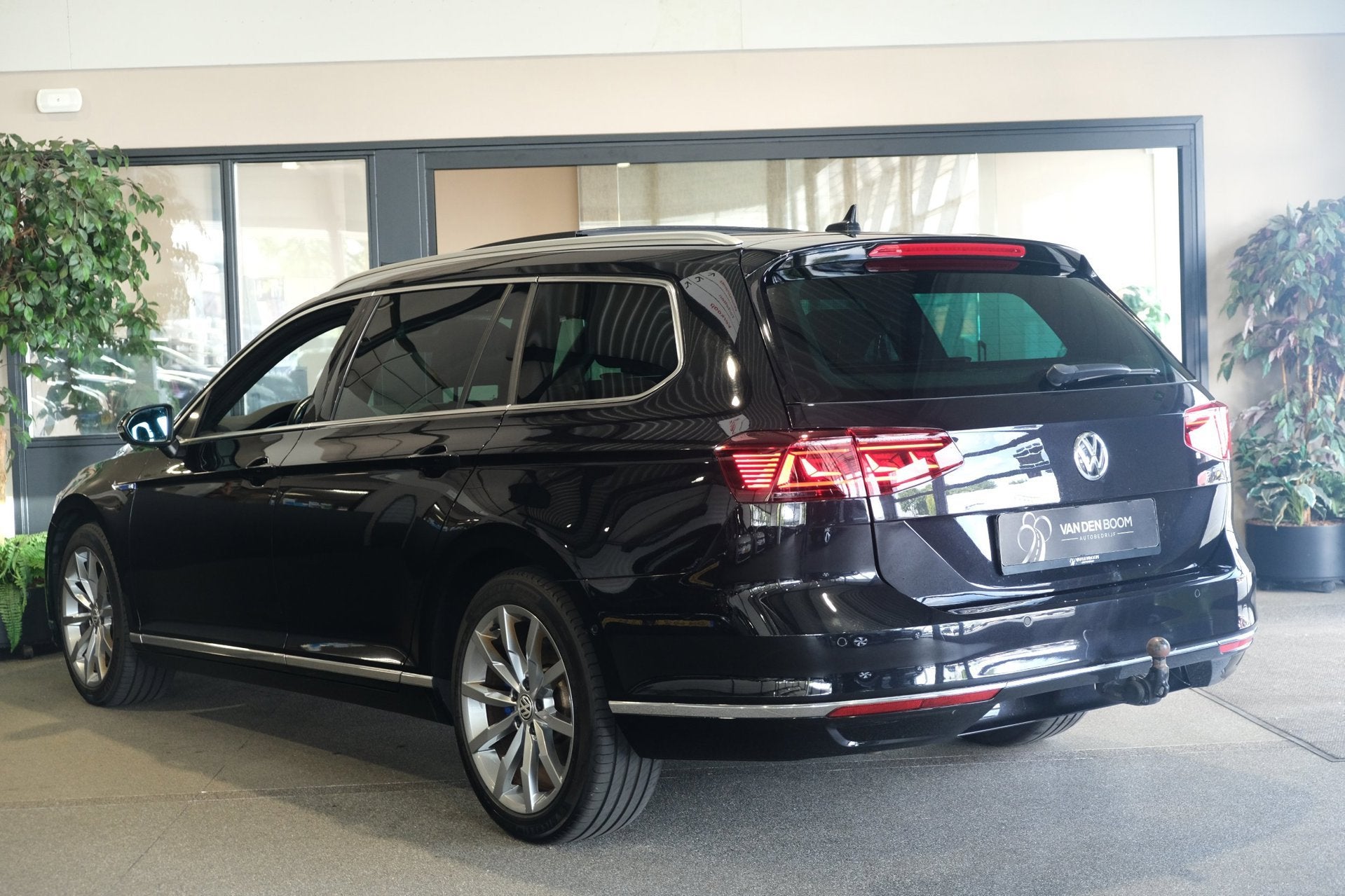 Volkswagen Passat 1.4 TSI PHEV GTE DSG 218 PK Pano Trek Virt, Dealer onderhouden, Gebruikt, Zwart, 4 cilinders