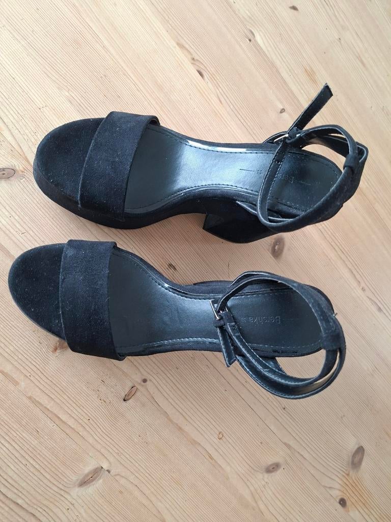 Bershka zwarte sandalen met hak - Maat 38, Zwart, Zo goed als nieuw, Sandalen of Muiltjes, Bershka