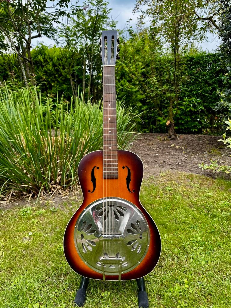 Regal Dobro model 27 Sunburst 1936 roundneck, Ophalen, Gebruikt, Resonator- of Dobrogitaar, Met koffer