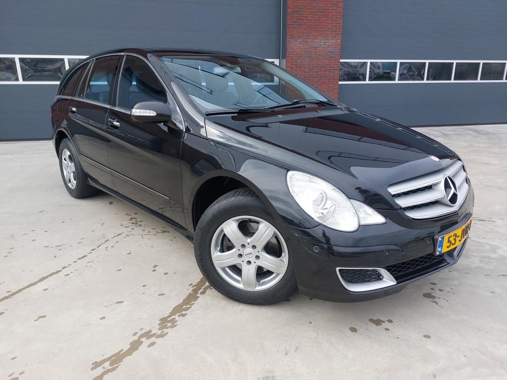 Mercedes-Benz R-klasse 350 4-Matic 6 persoons Schuifdak trek, Automaat, Zwart, 138 €/maand, Leder en Stof