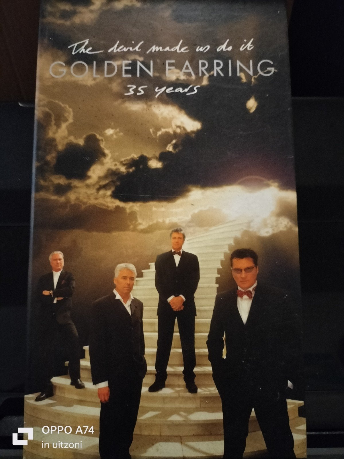 Golden Earring - The Devil Made Us Do It - 4 CD Box Set, Ophalen of Verzenden, Nieuw in verpakking, Boxset, Inclusief boekje