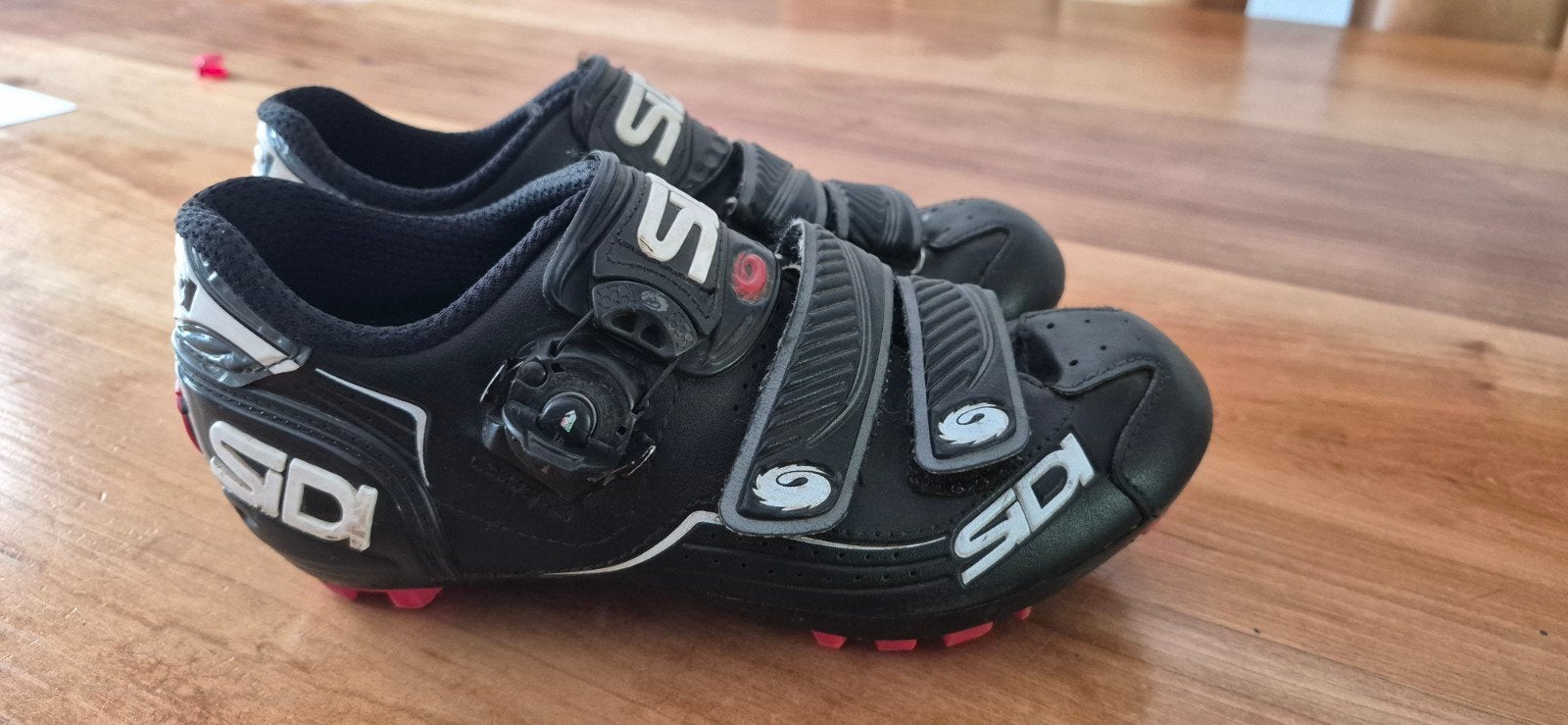 SIDI MTB fietsschoenen - Maat 37 - Zwart/Rood, Fietsen en Brommers, Fietsaccessoires | Fietskleding, Gebruikt, SIDI, Heren, Schoenen
