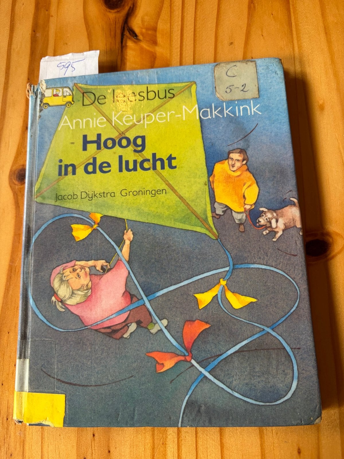 Hoog in de lucht Annie Keuper-Makkink, Ophalen of Verzenden, Zo goed als nieuw, Non-fictie