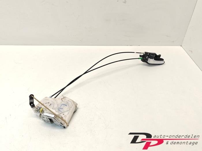 Deurslot Mechaniek 4Deurs links-voor van een Daihatsu Cuore, Gebruikt, Daihatsu, -, -