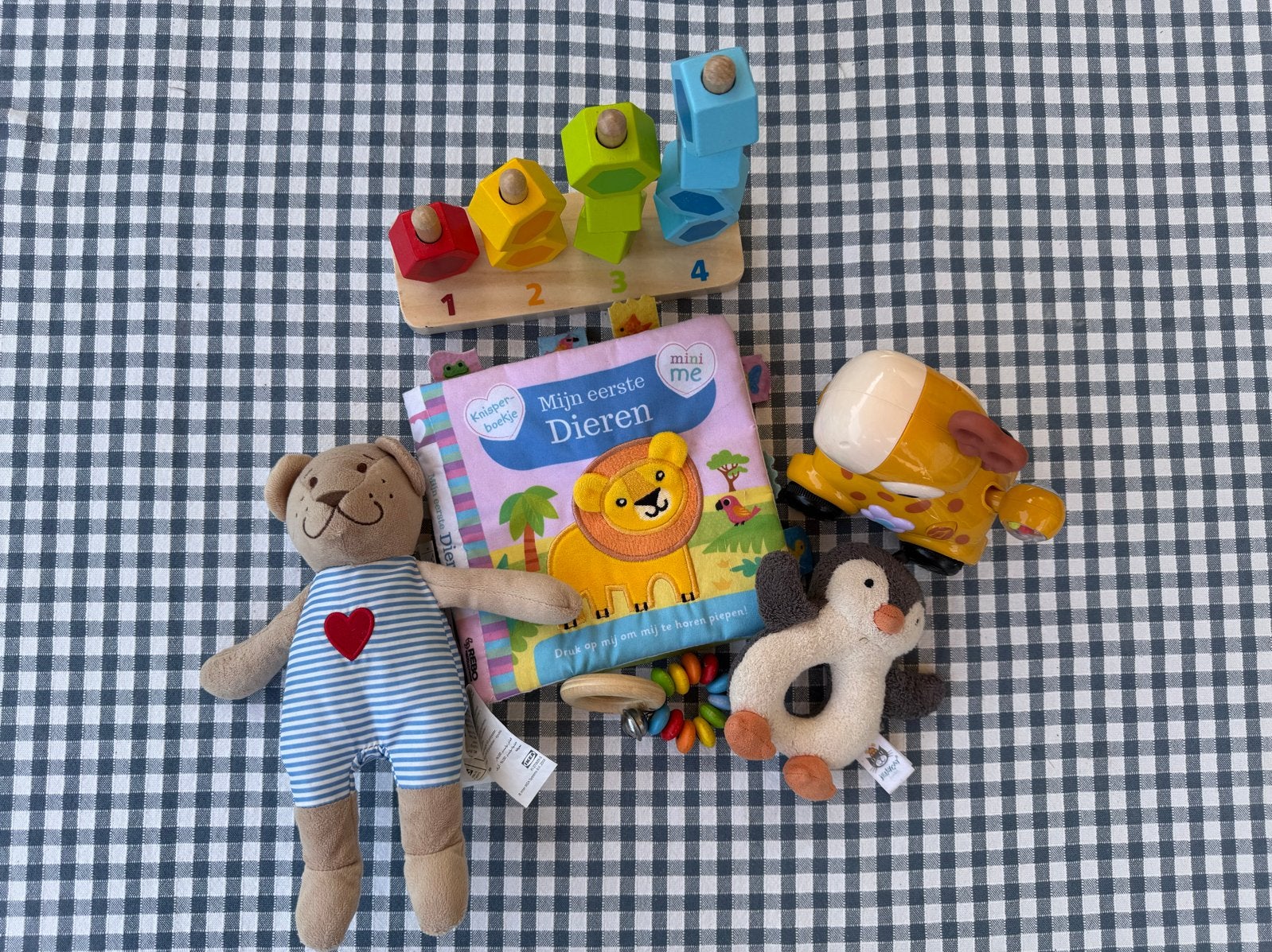 Set babyspeelgoed: knisperboekje, rammelaar, blokken en meer, Ophalen, Gebruikt, Rammelaar