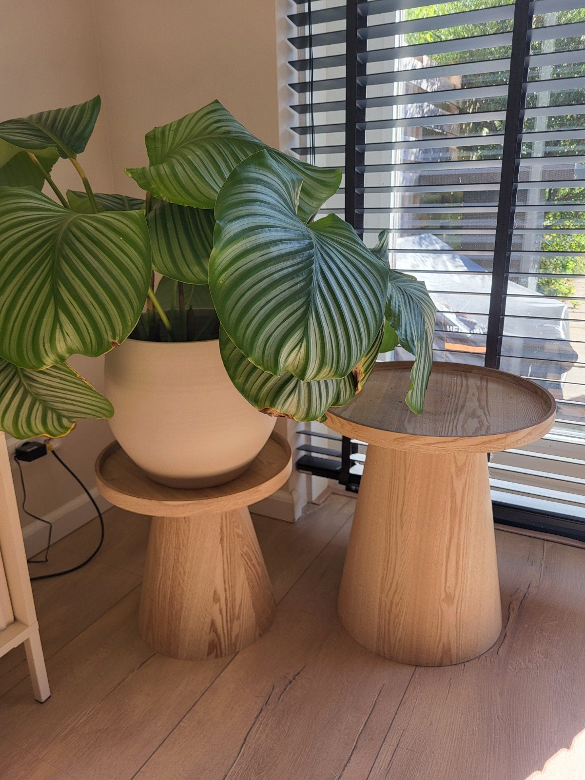 Twee houten ronde bijzettafels, Huis en Inrichting, Ophalen, Gebruikt