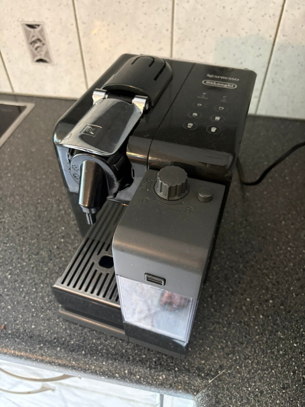 Delonghi nespresso koffiezetapparaat, Ophalen, Zo goed als nieuw, Koffiemachine