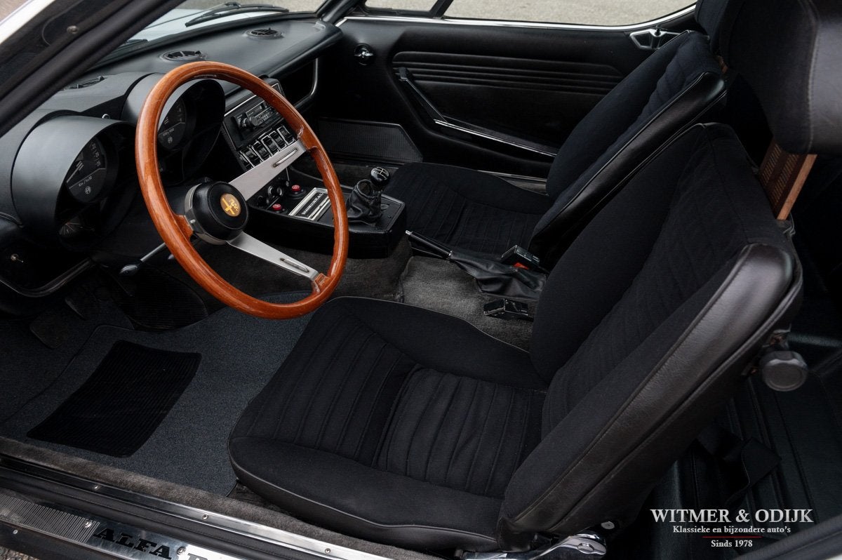 Alfa Romeo Montreal Coupé condizioni molto originale, 230 pk, Dealer onderhouden, Wit, Bedrijf