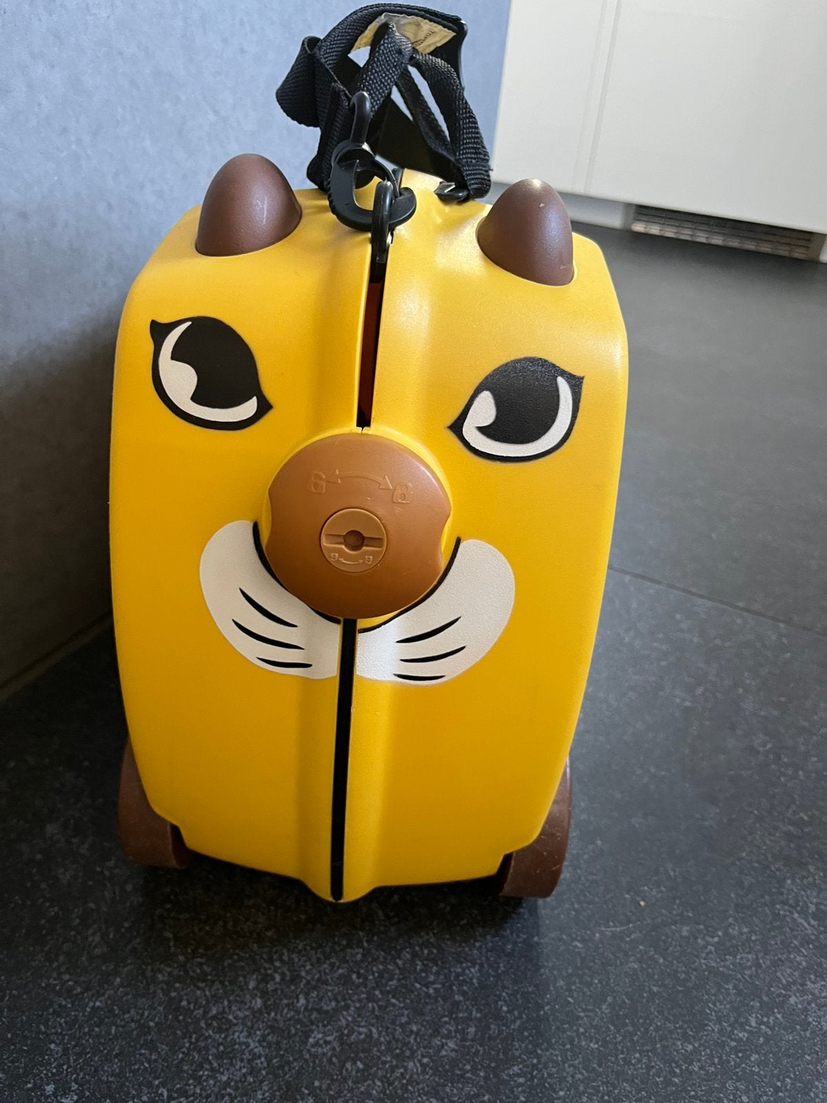Kinder koffer ride on tijger, Hard kunststof, Minder dan 50 cm, Ophalen of Verzenden, Zo goed als nieuw