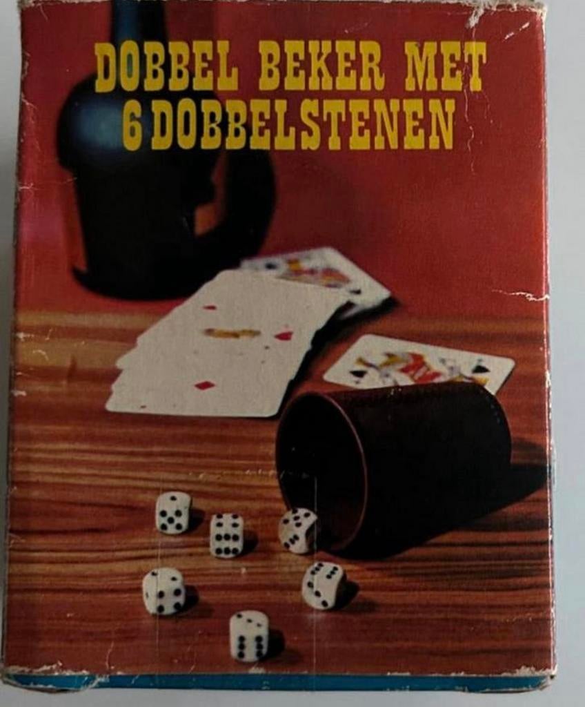 Vintage dobbelspel beker + 6 dobbelstenen, Vijf spelers of meer, Ophalen of Verzenden, Gebruikt