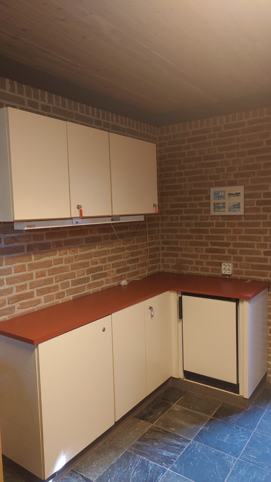 Compacte hoekkeuken/pantry met koelkast en bovenkasten, Ophalen, Gebruikt, Wit, Hoekkeuken