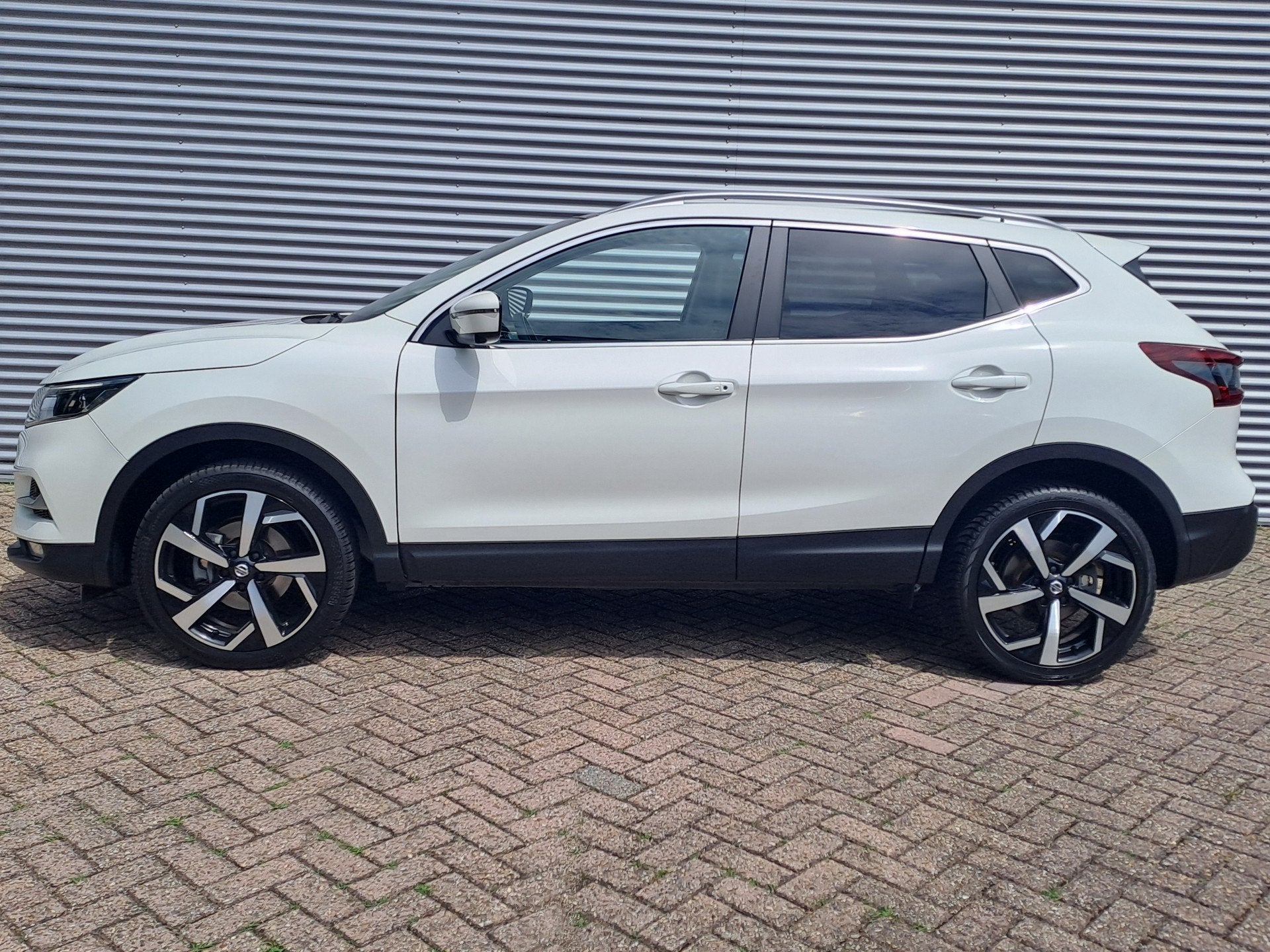 Nissan QASHQAI 1.3 DIG-T Premium Edition | Cruise control |, Auto's, 12 maanden, Gebruikt, Wit, Leder