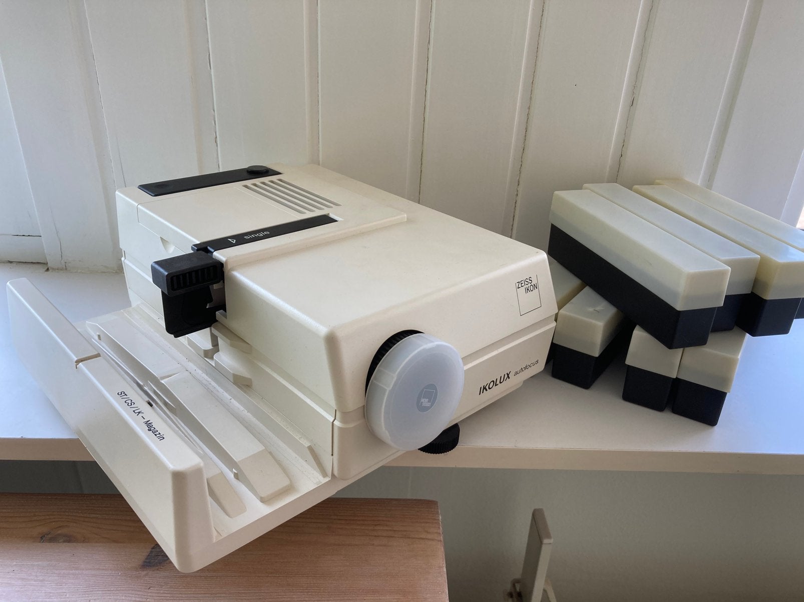 Diaprojector Ikolux autofocus., Ophalen, Zo goed als nieuw