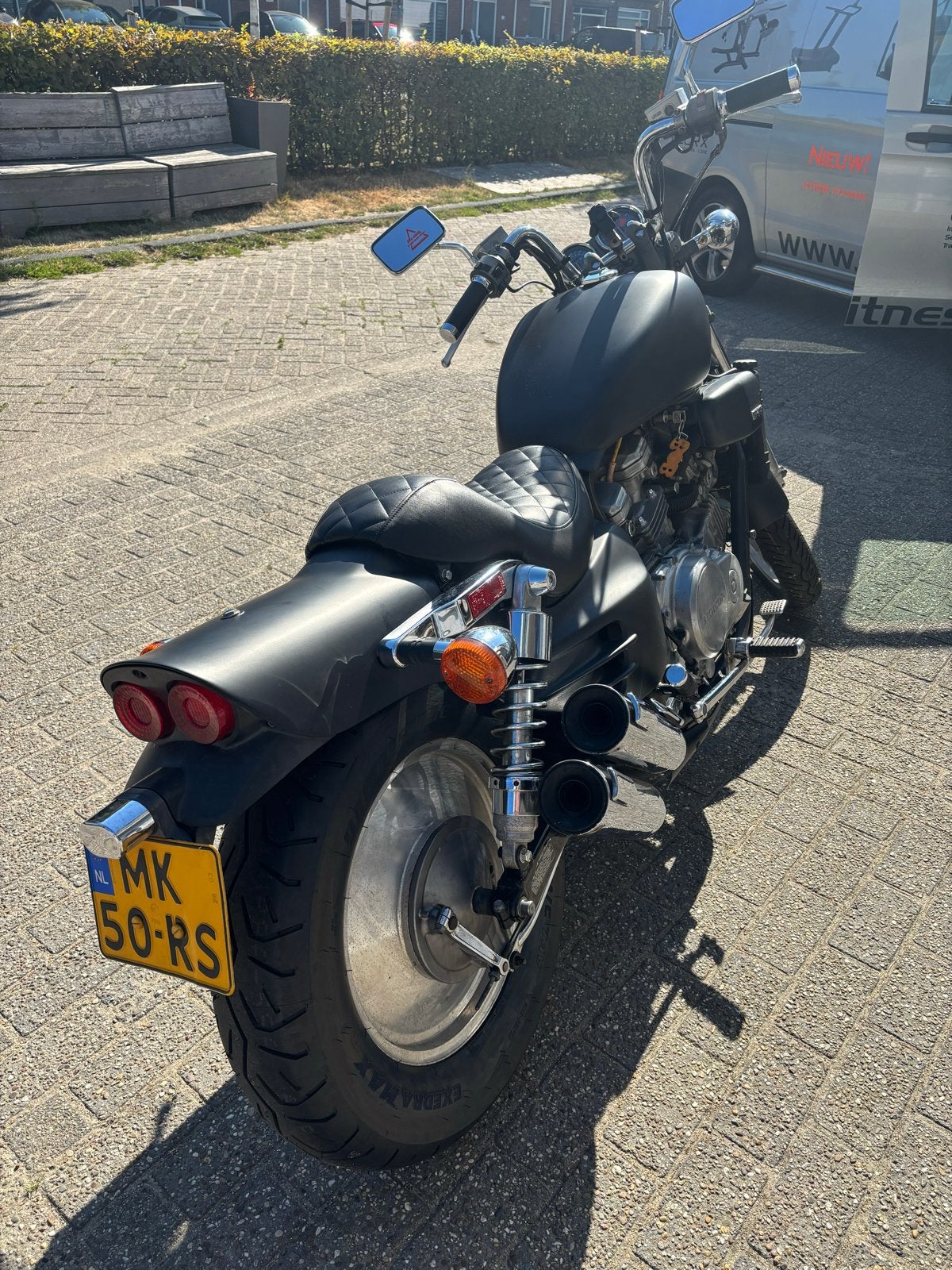 Honda Super Magna VF750C - met afdekzeil, Cardan-aandrijving, 4 cilinders, Handgeschakeld, Chopper