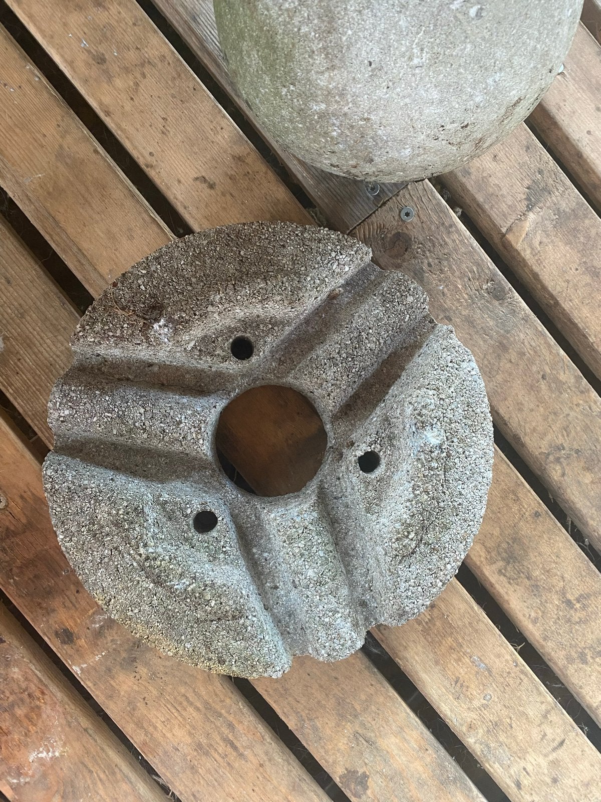 Waterornament molensteen voor in de tuin, Tuin en Terras, Ophalen of Verzenden, Gebruikt, Steen, Abstract beeld
