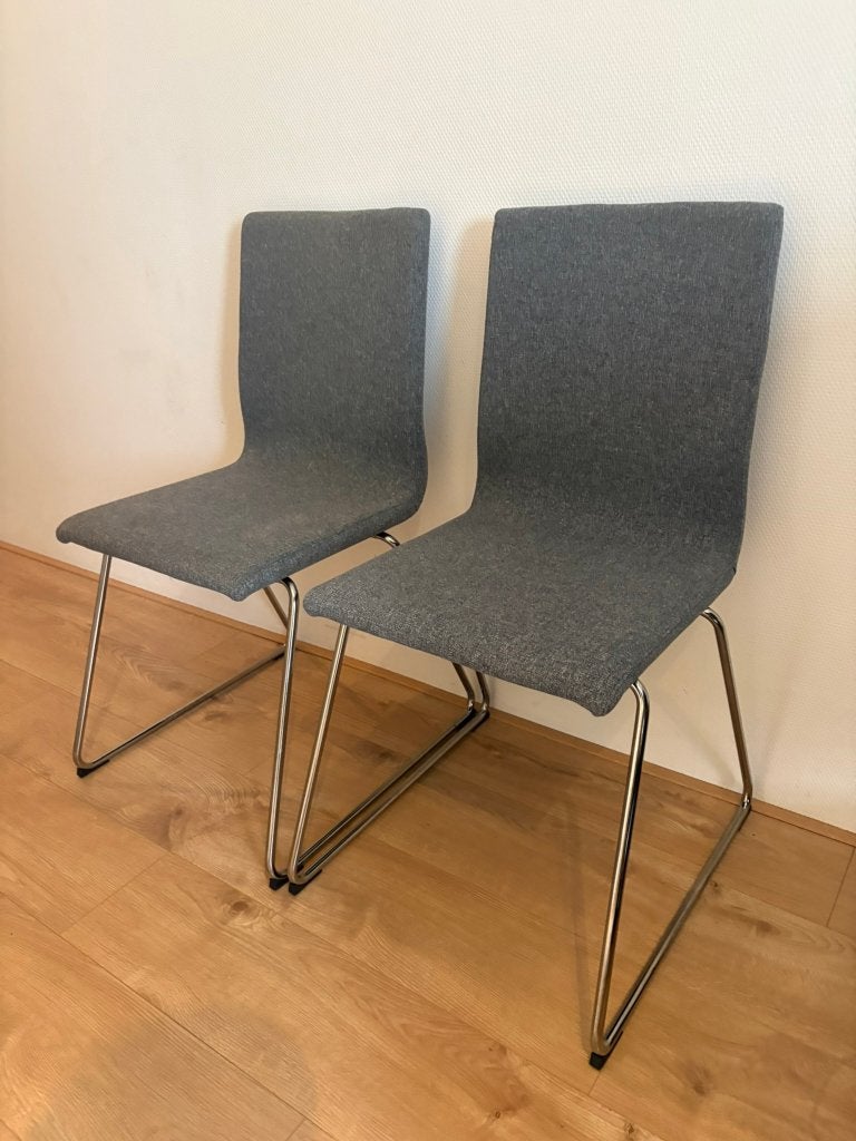 2 eetkamerstoelen Ikea 'Volfgang' lichtgrijs, Huis en Inrichting, Ophalen, Twee, Zo goed als nieuw, Stof