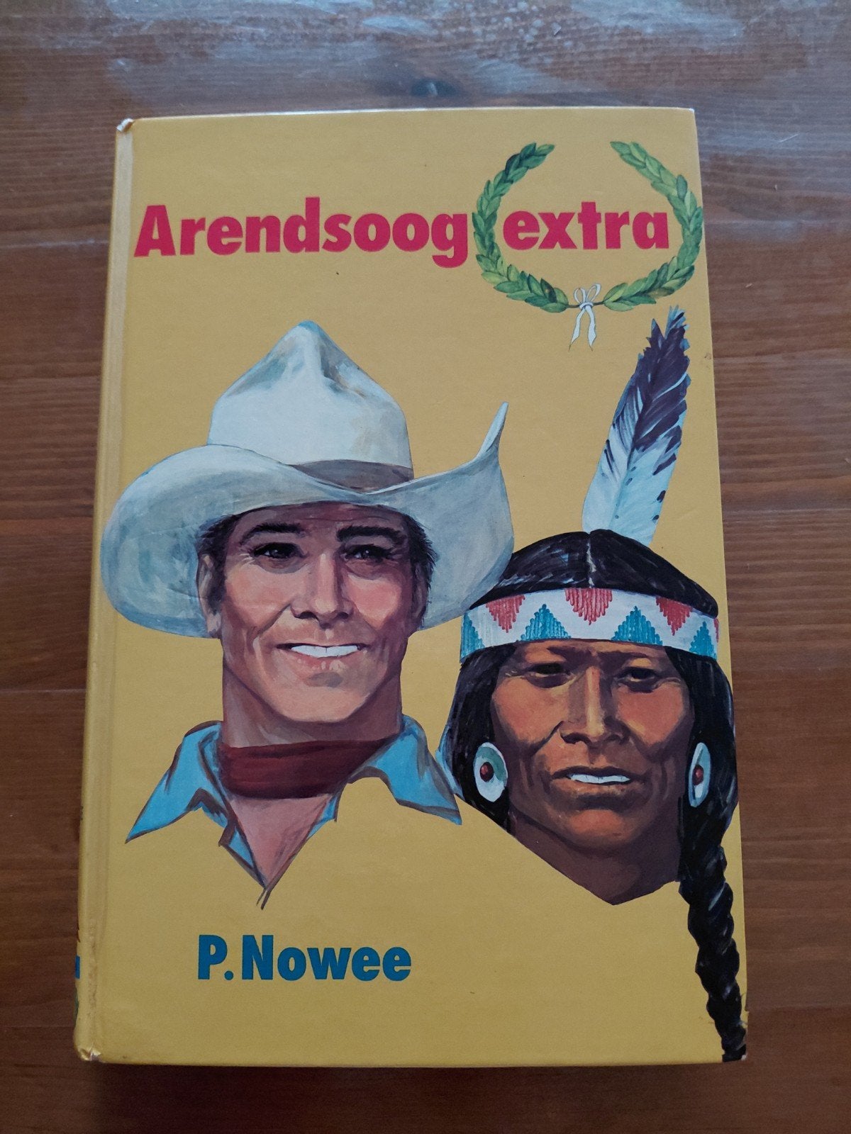 P.Nowee Arendsoog extra, Boeken, Ophalen of Verzenden, Gelezen
