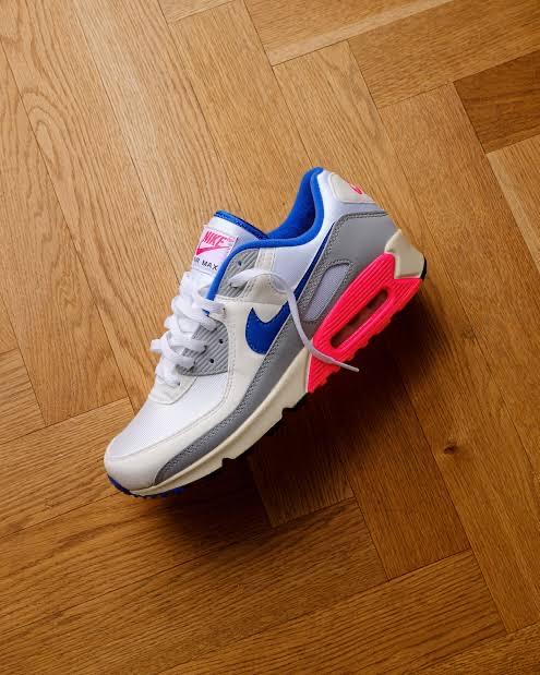 Nike Air Max 90 Ultramarine - Maat 44,5 (US 10,5) - Nieuw, Ophalen of Verzenden, Nieuw, Blauw, Sneakers of Gympen