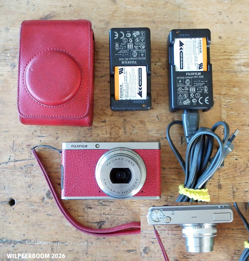 Fujifilm XF1 (Rood) in topstaat –  Defect (Lens Error, Cameratas, 12 megapixels, Beeldstabilisatie, Ophalen of Verzenden