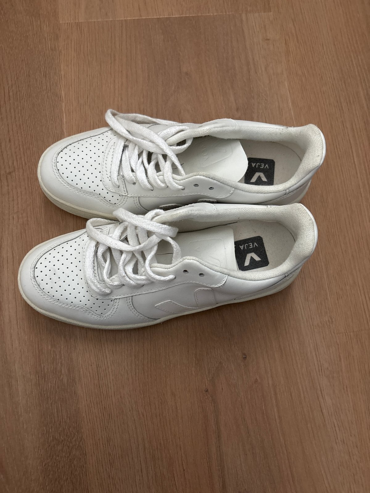 Witte Veja V-10 sneakers, maat 36, Ophalen of Verzenden, Gedragen, Wit, Sneakers of Gympen