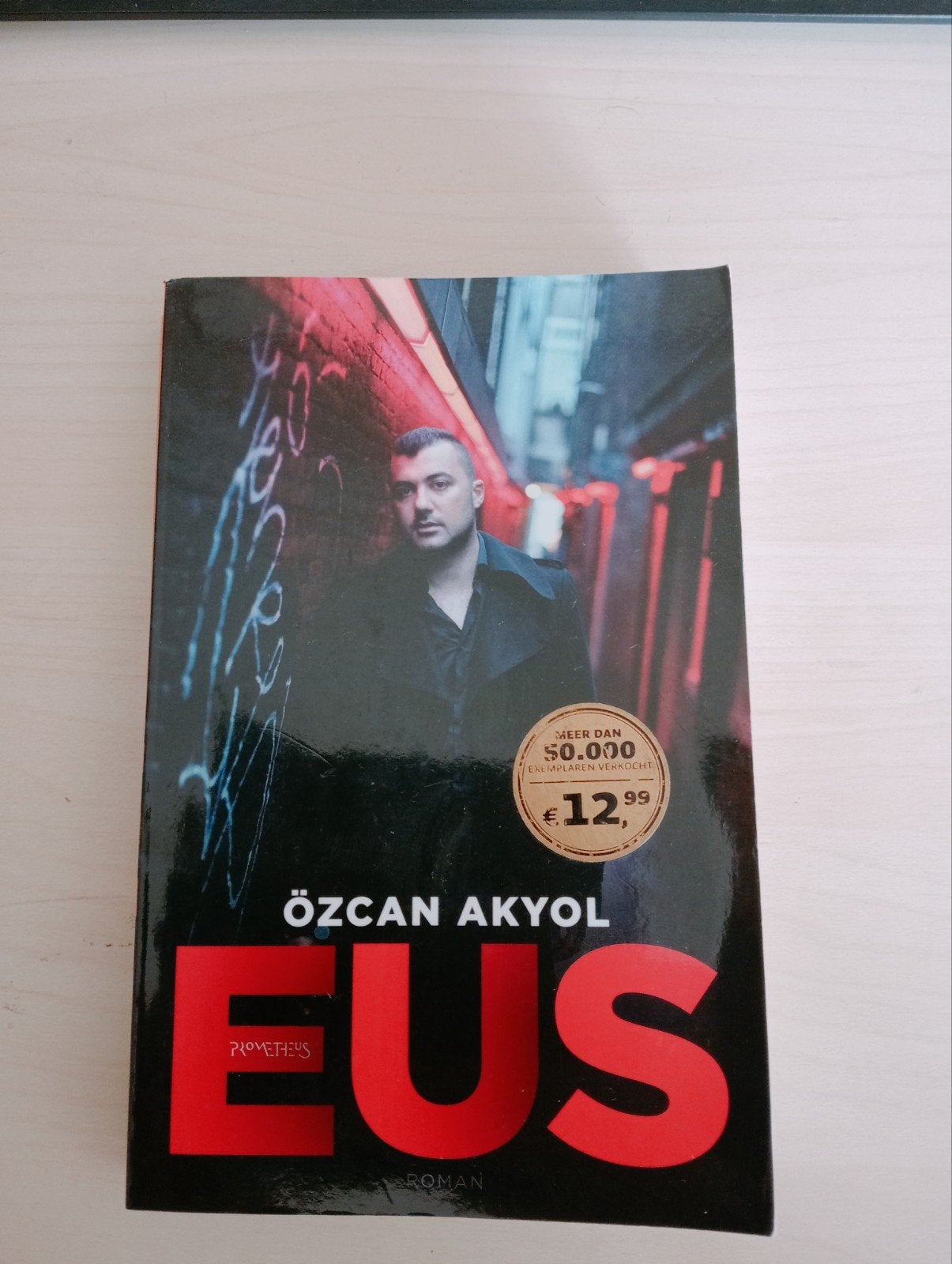 Eus - Özcan Akyol (Roman), Ophalen of Verzenden, Zo goed als nieuw, Özcan Akyol, Nederland