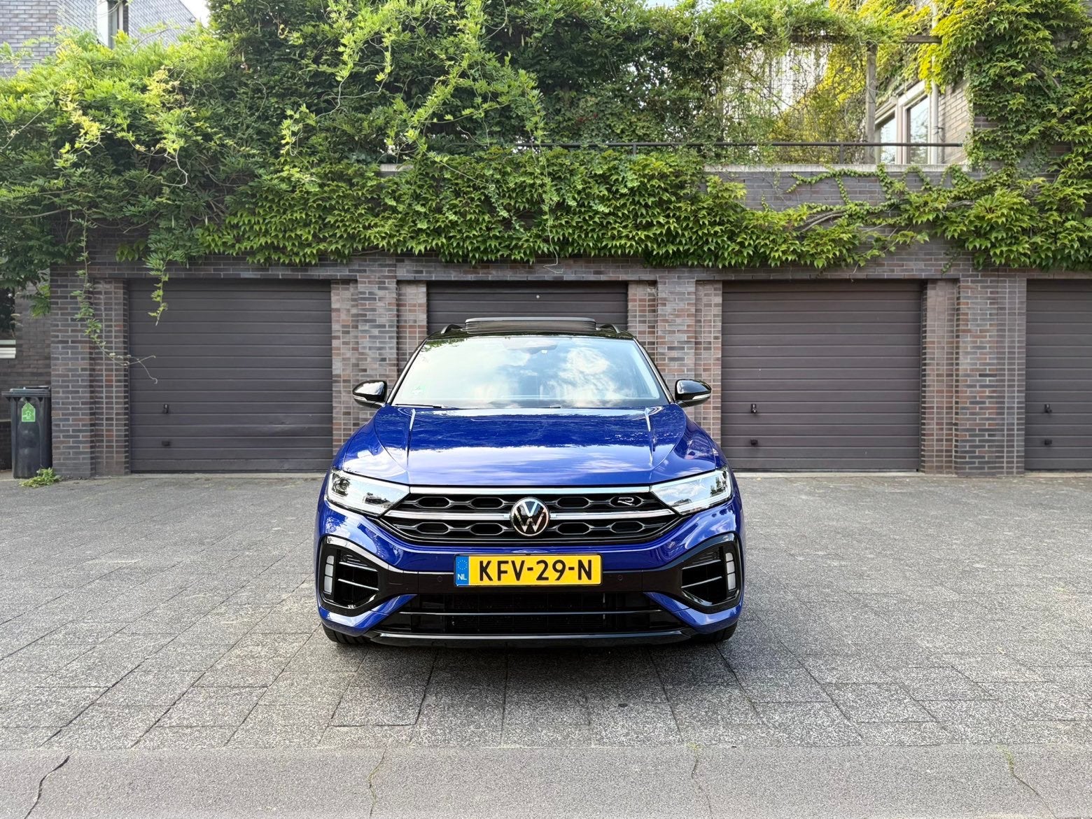 Volkswagen T-Roc R 2.0 TSI 4Motion 300PK | Akrapovič | Beats, Auto's, Volkswagen, Automaat, Zwart, 4 cilinders, 1984 cc