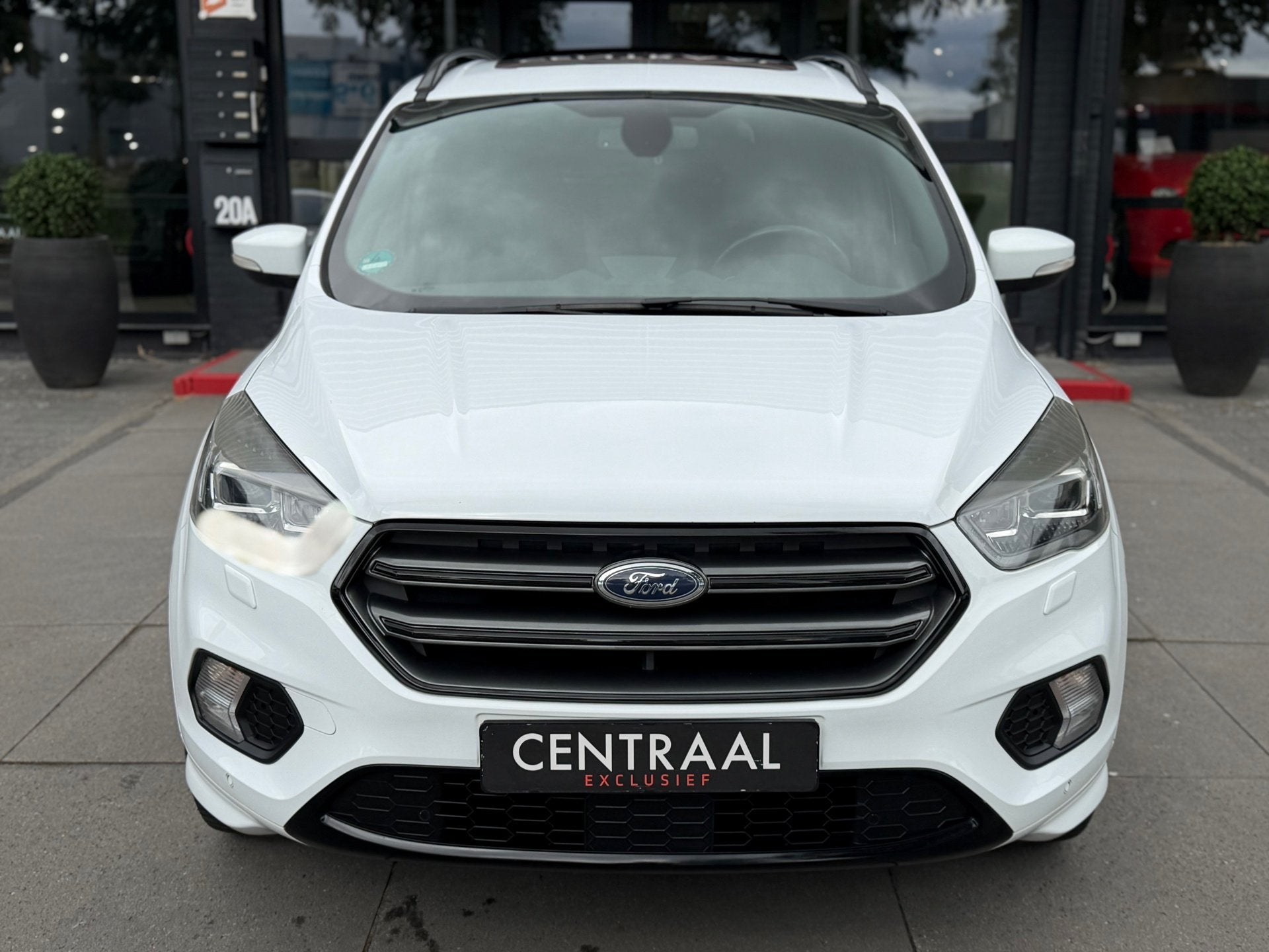 Ford Kuga 1.5 EcoBoost ST Line Pano|Xenon|Camera|Sony-Audio|, Automaat, Zwart, 4 cilinders, 1850 kg