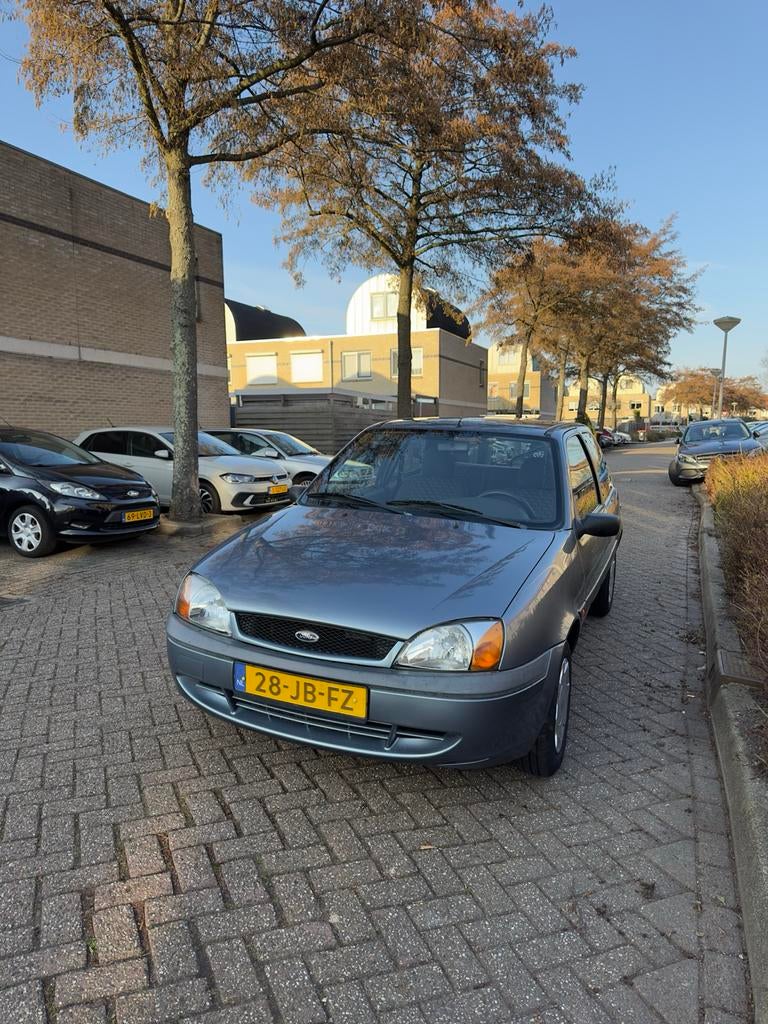 Ford Fiësta 1.3 I 3DR 2002 Blauw 60,000 km gereden, Auto's, Voorwielaandrijving, 1299 cc, 40 €/maand, 4 cilinders