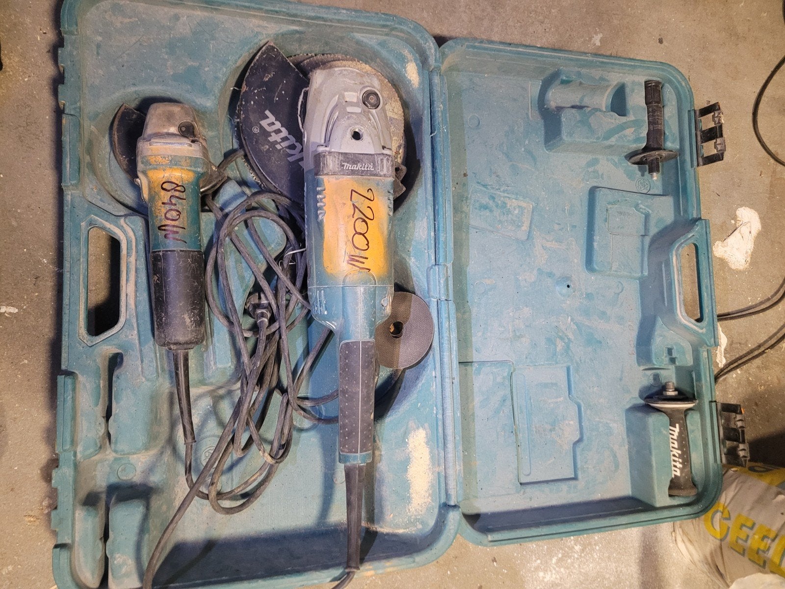 Makita haakse slijpmachineset (840W en 2200W) in koffer, Ophalen, Gebruikt, 1000 watt of meer, Haakse handslijpmachine