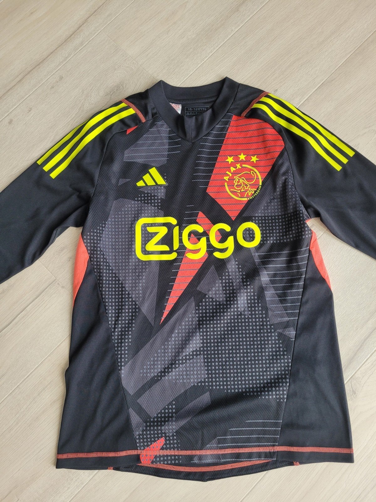 Ajax shirt lange mouwen maat 176, Sport en Fitness, Maat XS of kleiner, Ophalen of Verzenden, Zo goed als nieuw, Shirt
