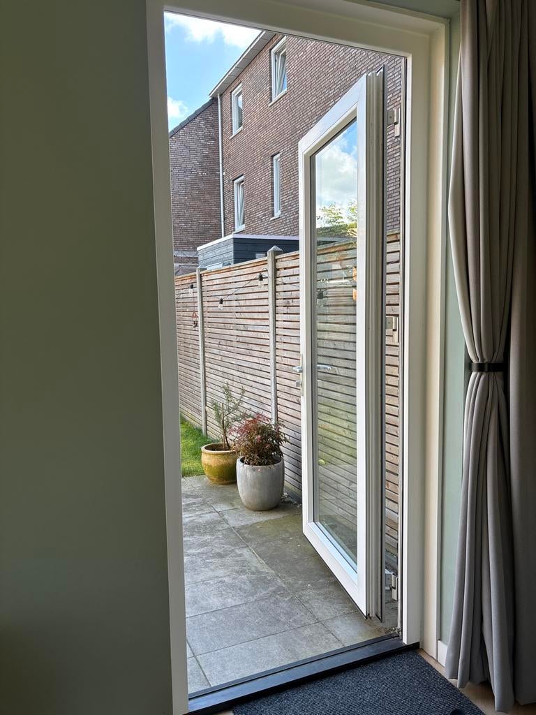 Achterdeur kunststof, dubbel glas, drie jaar oud ., Ophalen, Zo goed als nieuw