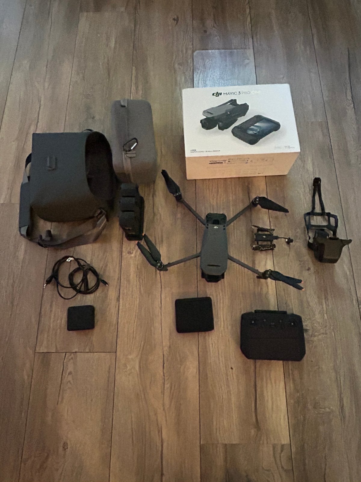 DJI mavic 3 PRO cine nieuwstaat gsm drone, Ophalen, Zo goed als nieuw