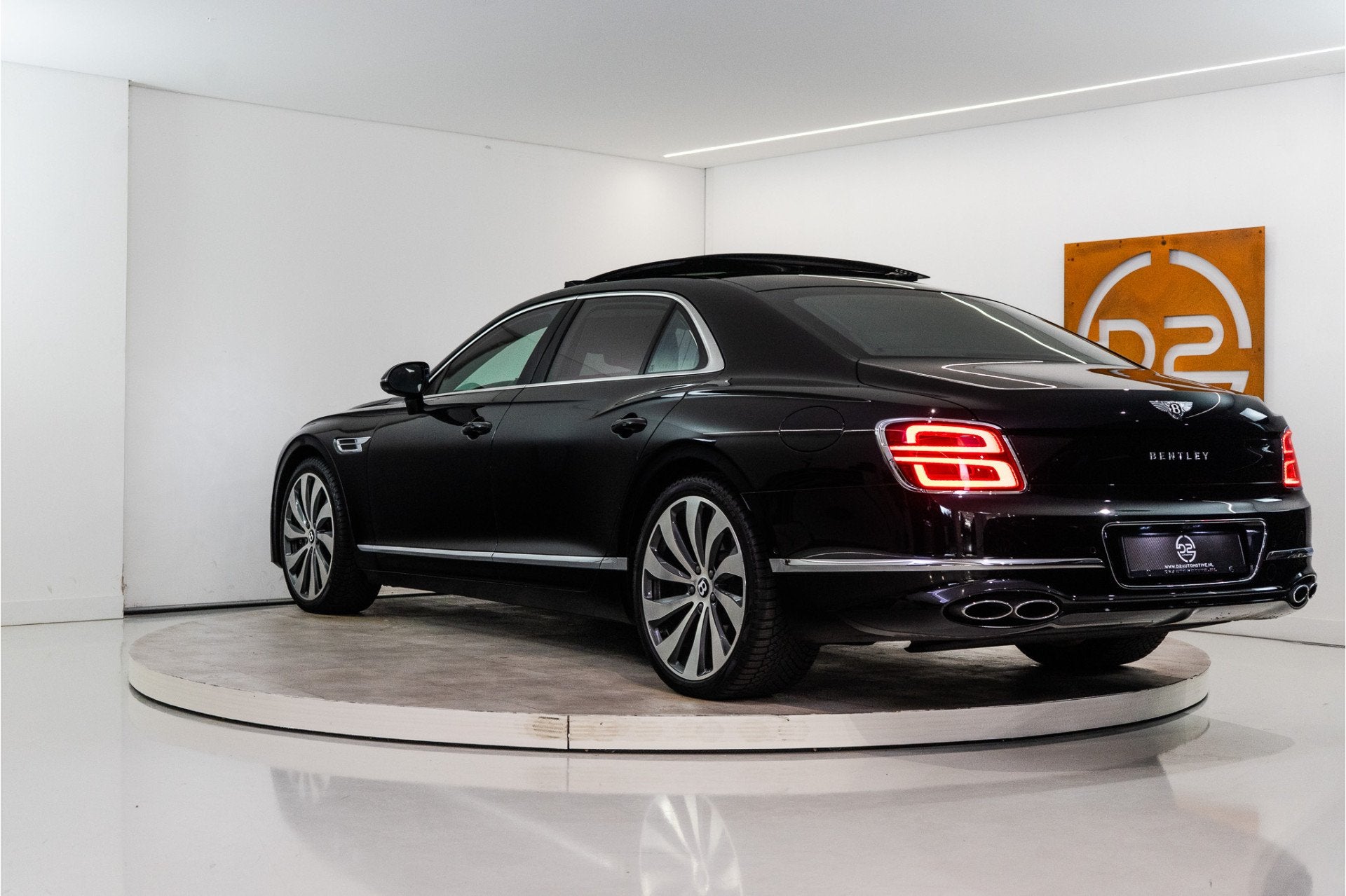 Bentley Flying Spur 2.9 V6 Hybrid Mulliner 544PK | Pano | B&, Auto's, Bentley, Automaat, 12 maanden, Gebruikt, Zwart