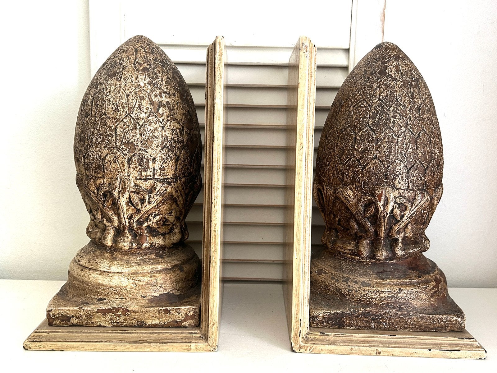 Twee landelijke boekensteunen eikel steen hout 7 kilo 30cm, Ophalen