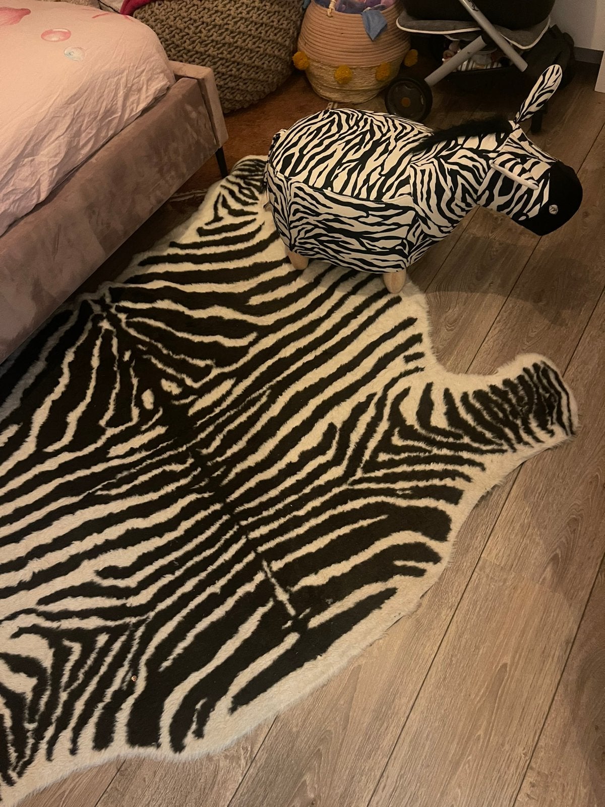 Zebra vloerkleed & poef, Huis en Inrichting, Ophalen, 50 tot 100 cm, Zo goed als nieuw, Overige vormen