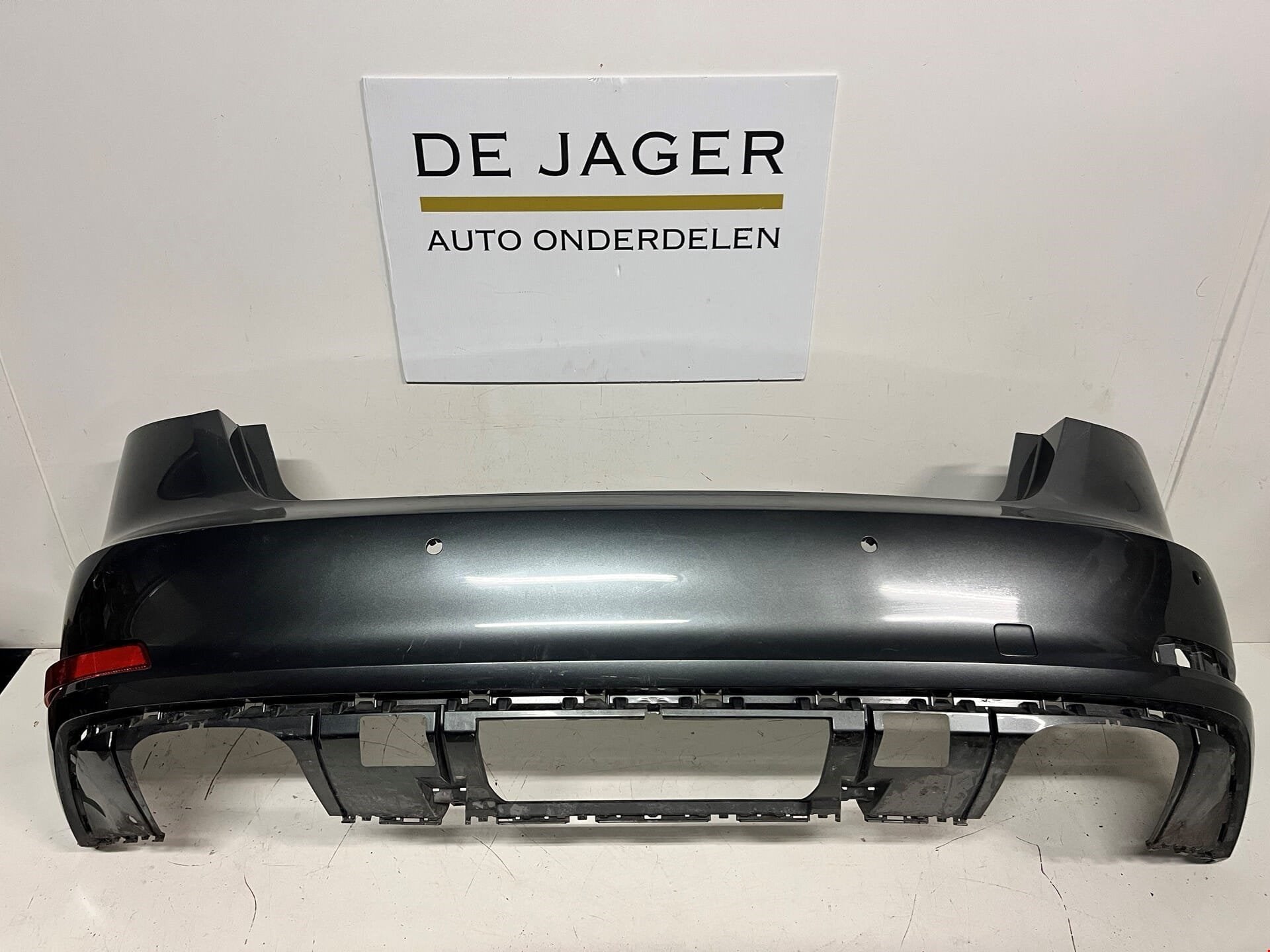 AUDI A3 E-TRON 8V4 ACHTERBUMPER BUMPER 4 PDC 8V4807511F, Gebruikt, AUDI AG, Auto-Union-Strasse 1
85045  Ingolstadt, DE, Bumper