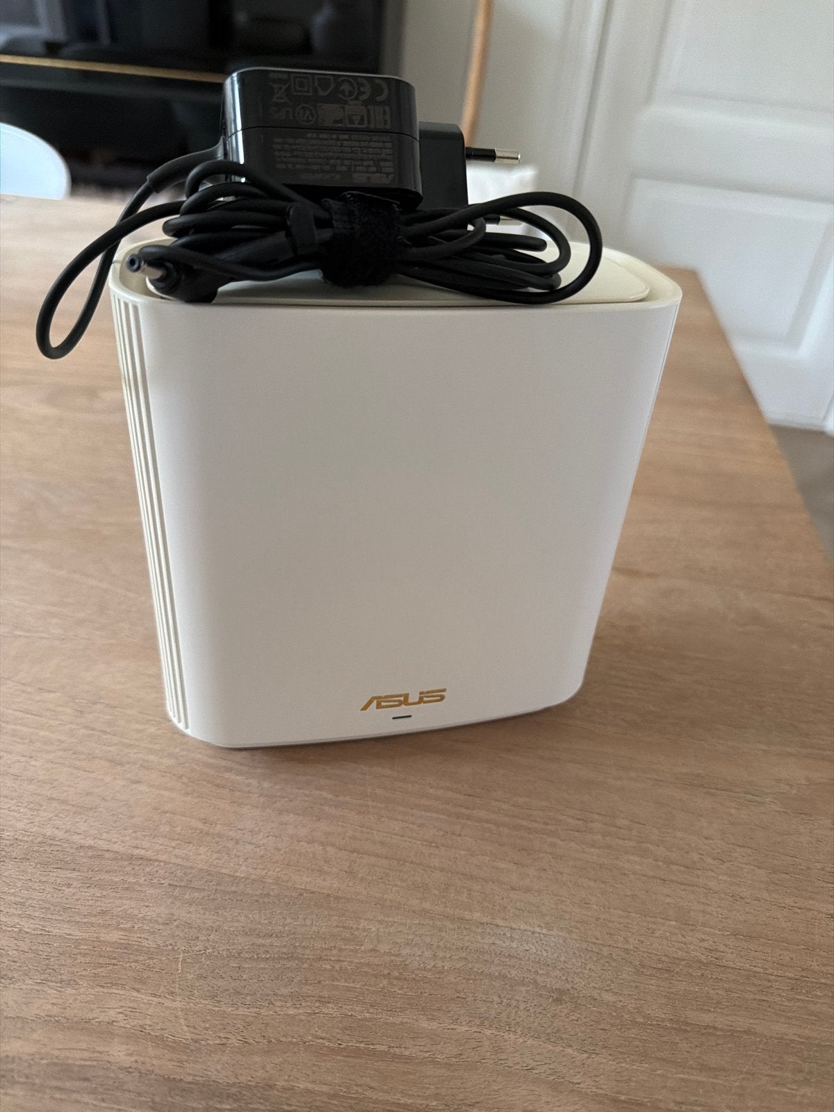 ASUS AX6600 Tri Band WiFi Router (Model: XTB), Computers en Software, Routers en Modems, Ophalen of Verzenden, Zo goed als nieuw