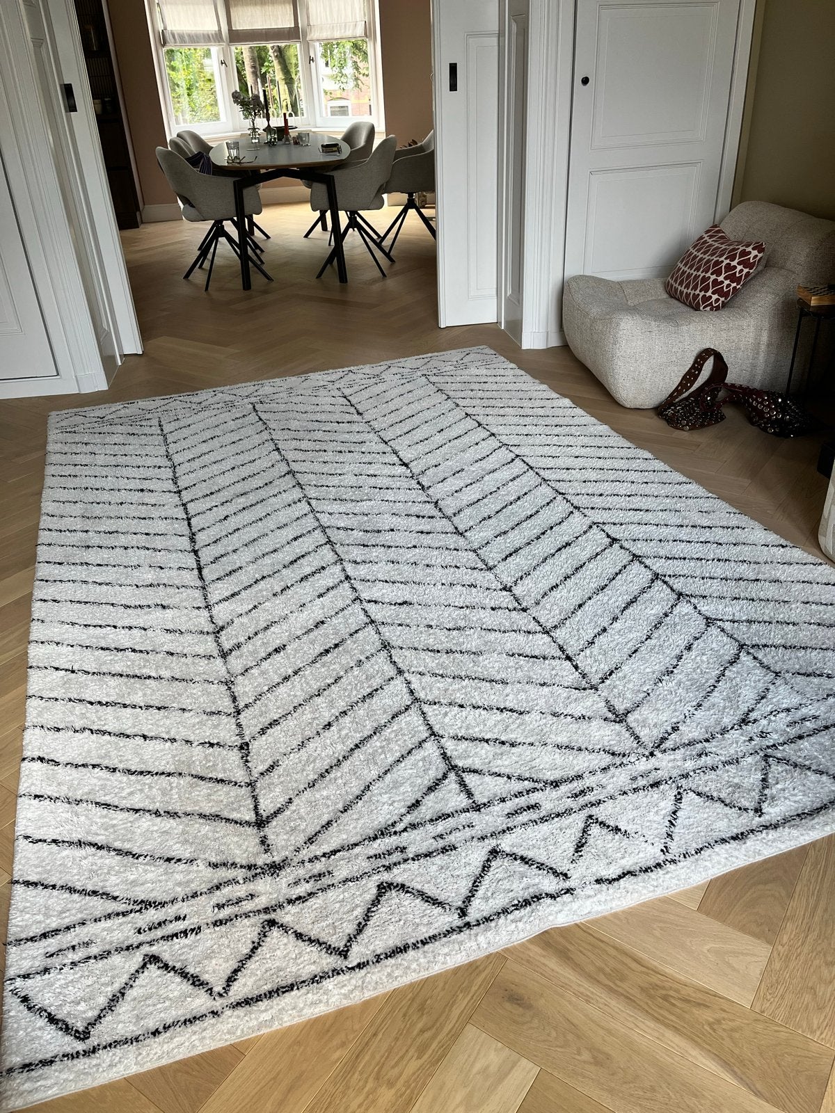 Bloomingville Vloerkleed - Wit met Zwart Patroon, Ophalen, Wit, 150 tot 200 cm, 200 cm of meer