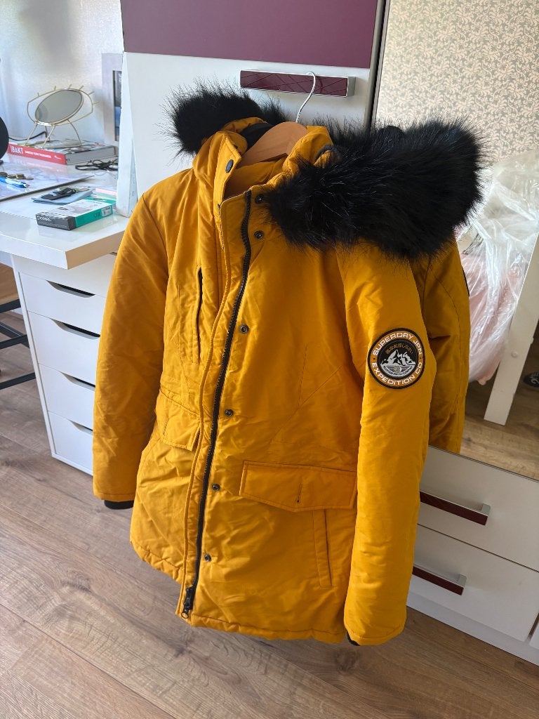 Dames winterjas Superdry, Maat 38/40 (M), Superdry, Geel, Ophalen of Verzenden