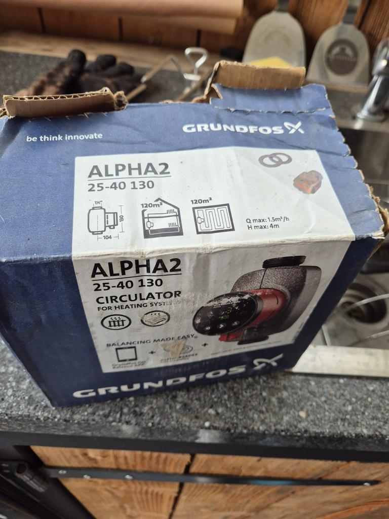 Grundfos alpha2 25-40 130 - cv transportpomp, Ophalen, Gebruikt
