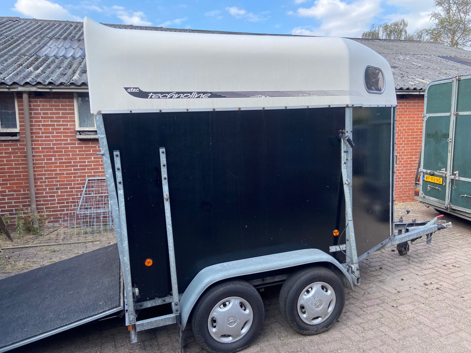 Nette Atec Tecnoline tweepaards trailer voor B met extra’s, Ophalen, Gebruikt, Hout, 2-paards trailer