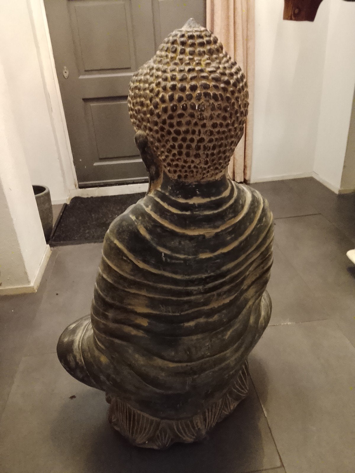 zwaar stenen boeda rituals beeld, Ophalen