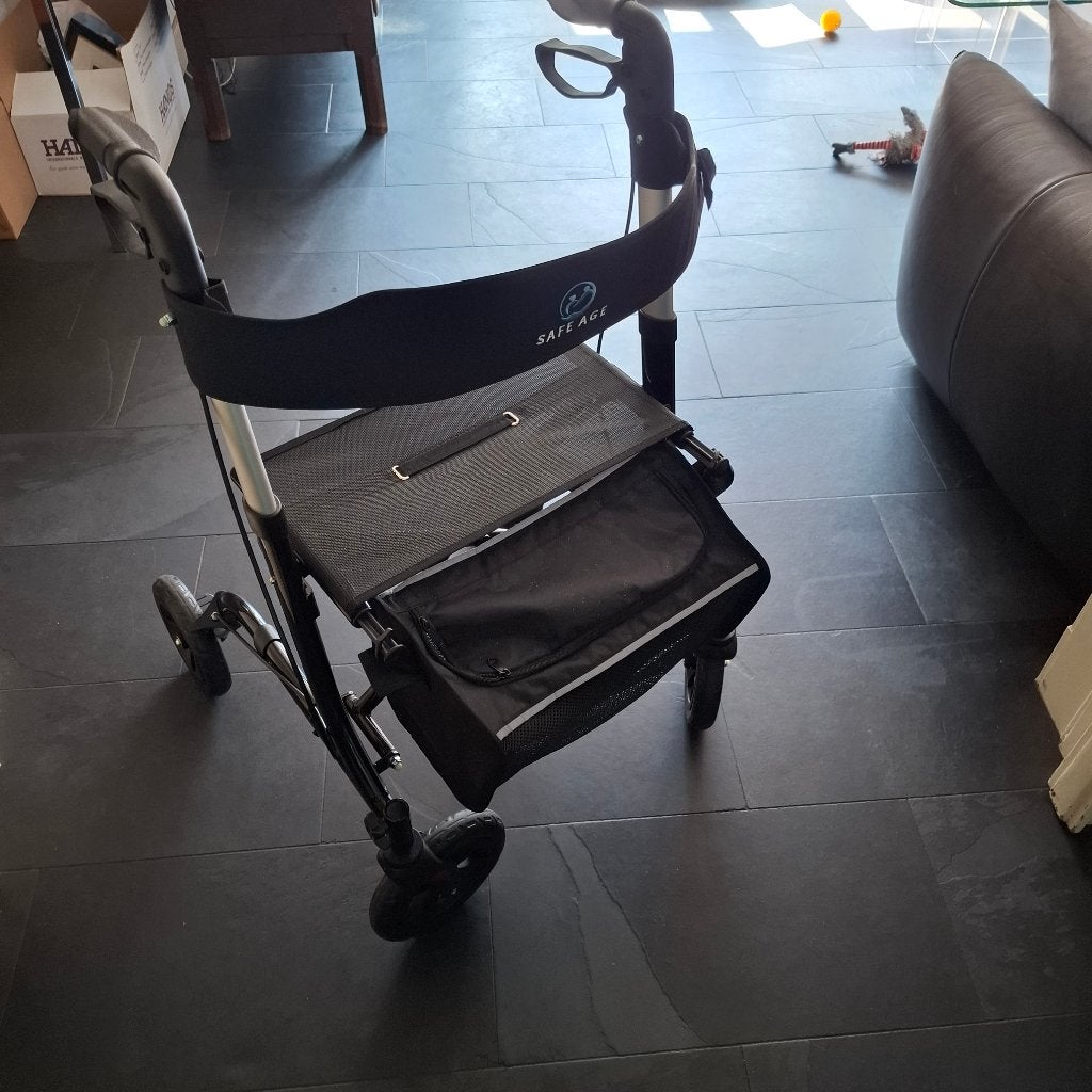 LICHTGEWICHT ROLLATOR MET BIJBEHORENDE VERPAKKNG, Ophalen, Lichtgewicht, Gebruikt
