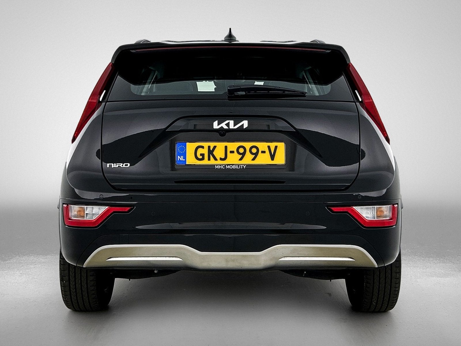 Kia Niro EV DynamicLine 64.8 kWh (bj 2024, automaat), 1657 kg, Leder en Stof, Zwart, Origineel Nederlands