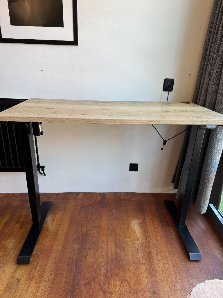 Euroseats Standing desk, Ophalen, Hout, Kabelgoot, Zo goed als nieuw