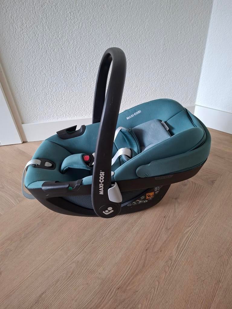 Maxi cosi pebble 360 met stoelverkleiner, Ophalen, Zo goed als nieuw, Isofix, 0 t/m 13 kg