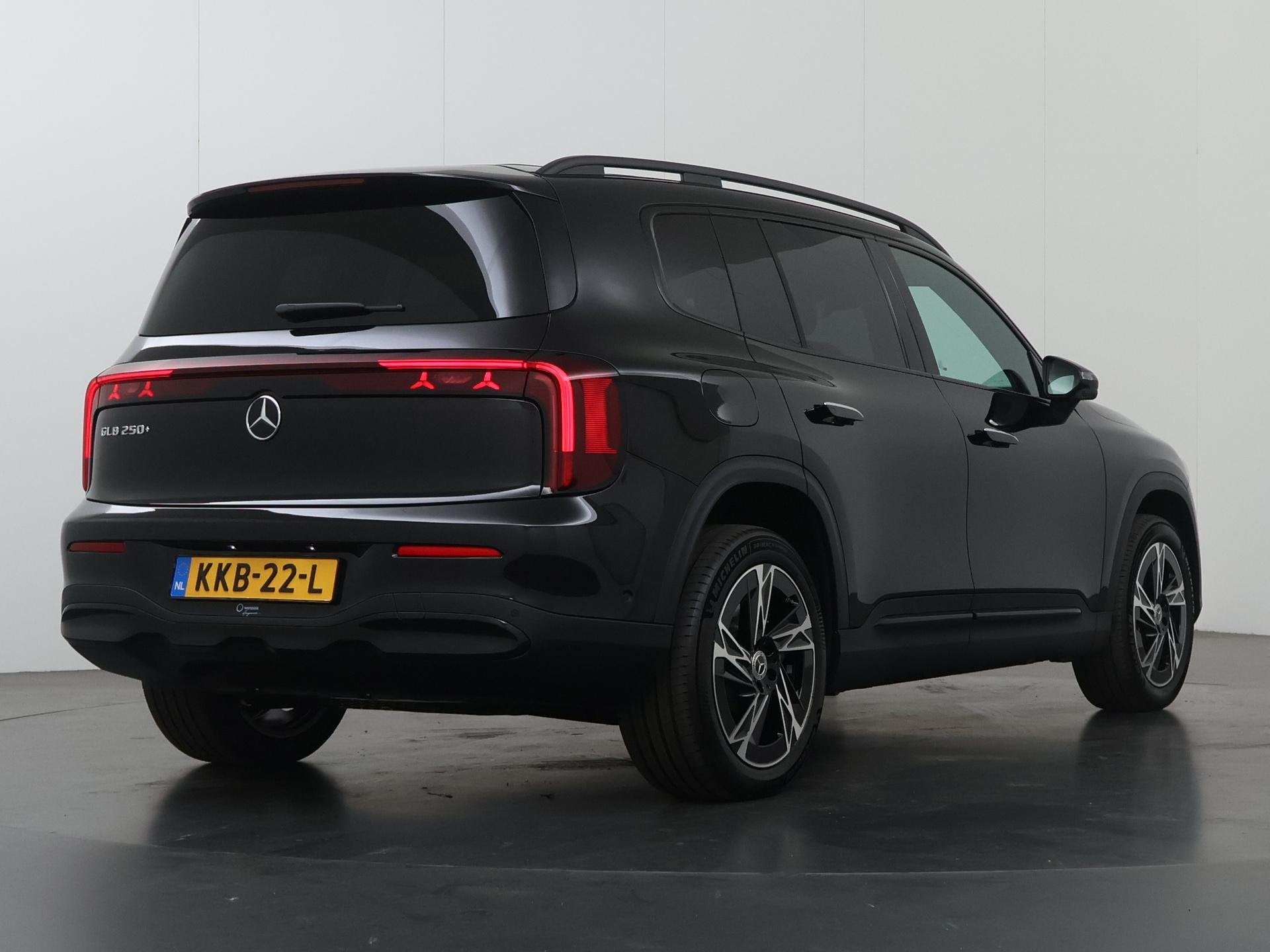 Mercedes-Benz GLB 250+ Business Solution Luxury 7p. 85.5 kWh, Auto's, Achterwielaandrijving, Zwart, 626 km, 7 stoelen